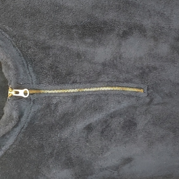 Old Navy Cropped Sherpa Half-Zip Sweatshirt - Picture 4 of 11